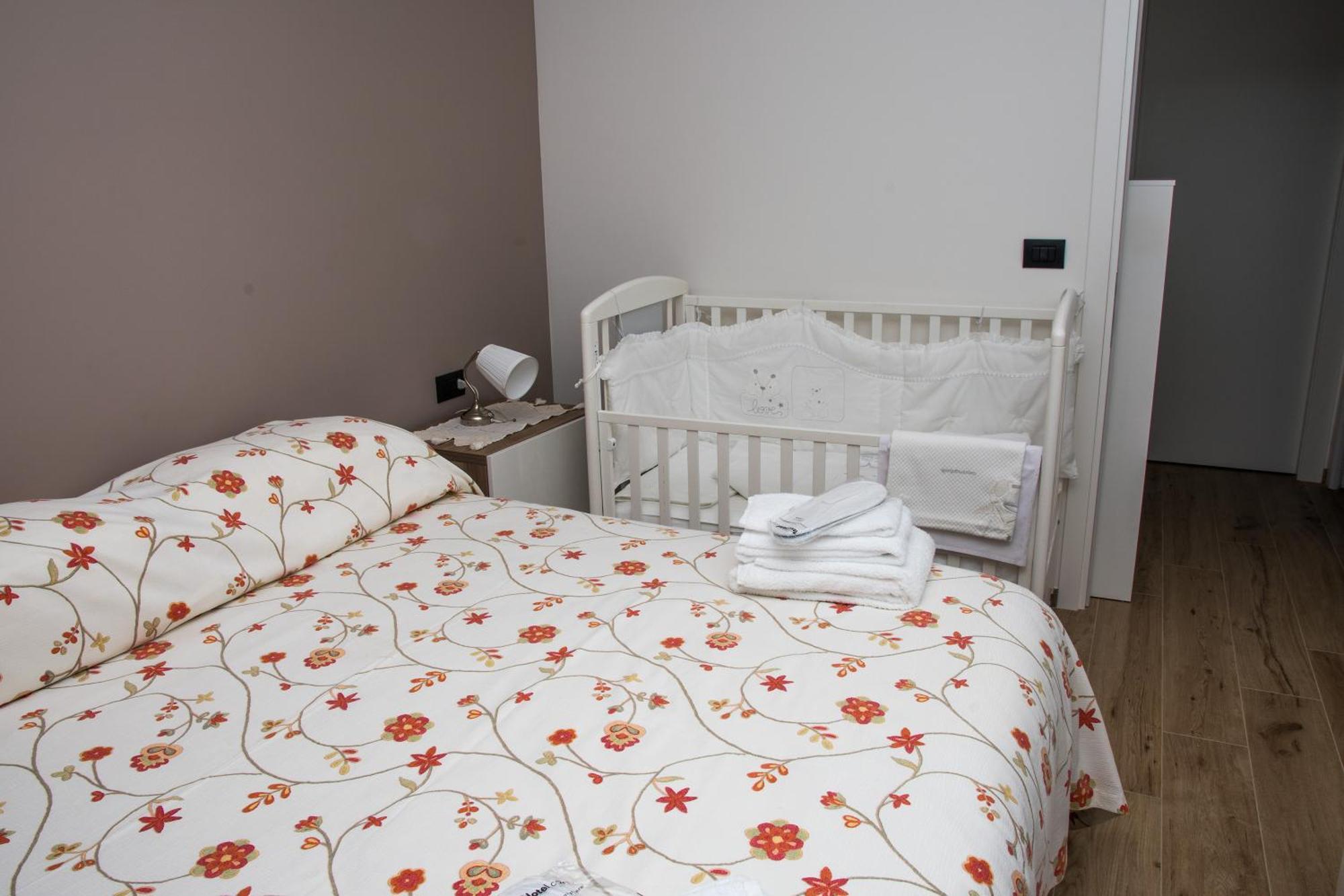 شقة Casa Valentin Monforte dʼAlba المظهر الخارجي الصورة